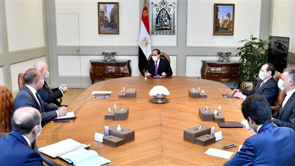 لقاء الرئيس بمسئولى