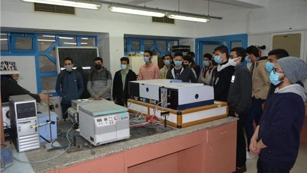 مدرسة المتفوقين فى