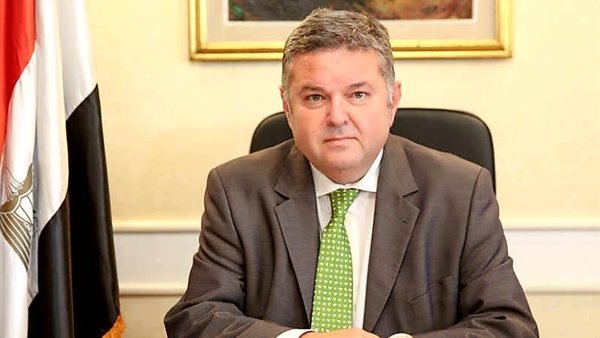 هشام توفيق وزير قطاع