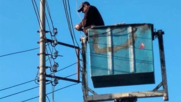 صيانة 17 كشاف إنارة