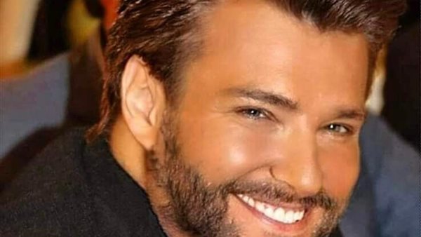 الفنان علاء الزلزالى