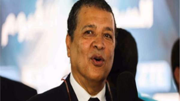 علاء عبد العزيز