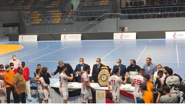 جانب من التتويج