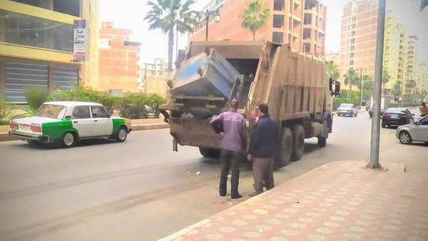 جانب من أعمال رفع