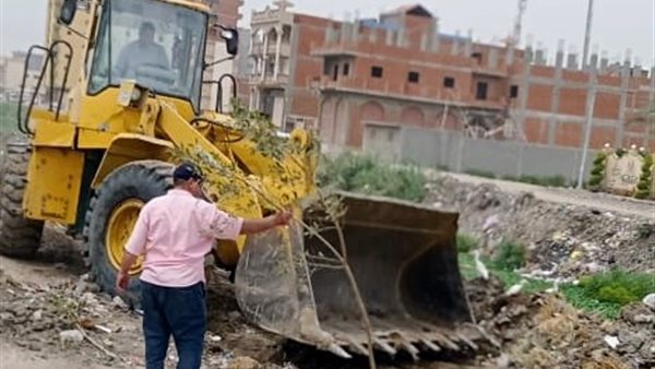 جانب من أعمال رفع