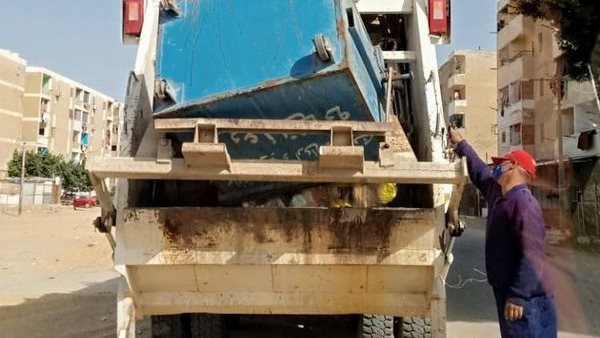 جانب من أعمال رفع