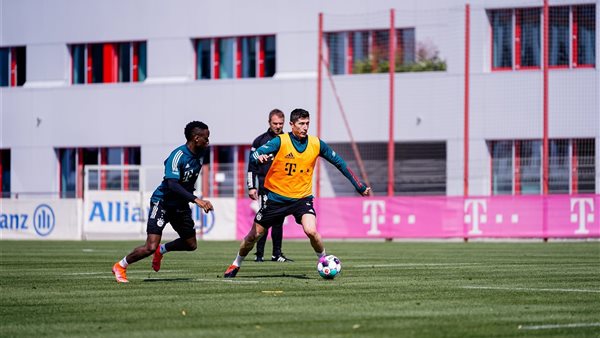 ليفاندوفسكى يشارك