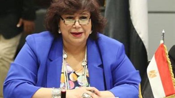 وزيرة الثقافة 