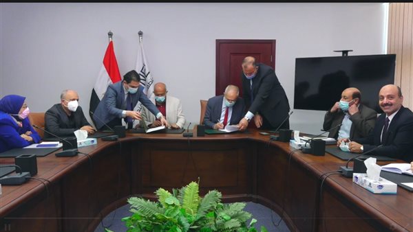 جانب من مراسم التوقيع