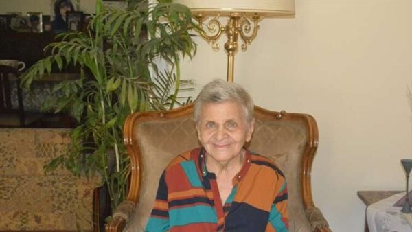  عواطف عبد الكريم