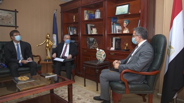 لقاء وزير السياحة