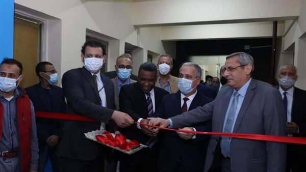 صورة من الافتتاح