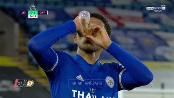 فوفا يفطر بأرض الملعب