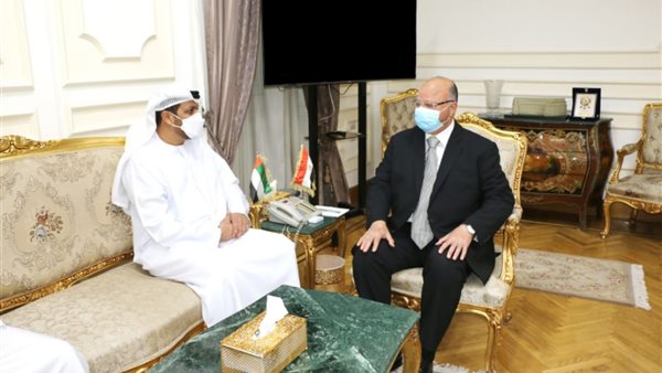 محافظ القاهرة وسفير