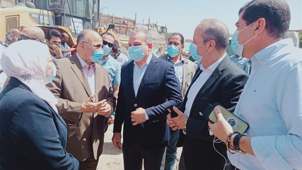 محافظ القاهرة خلال