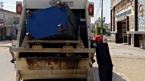 جانب من أعمال رفع