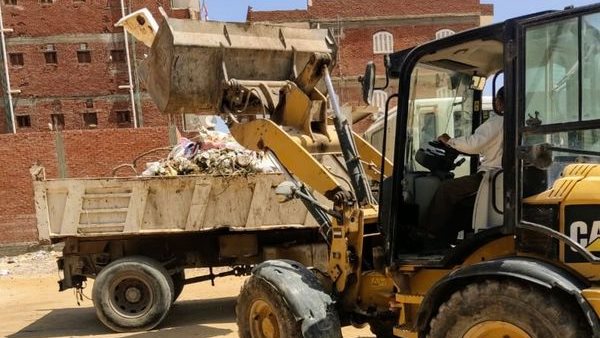 جانب من أعمال رفع