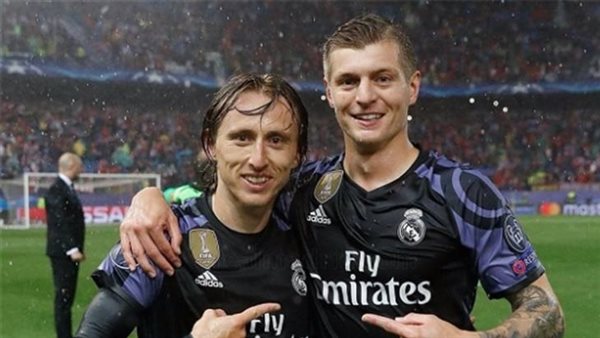 مودريتش وكروس 