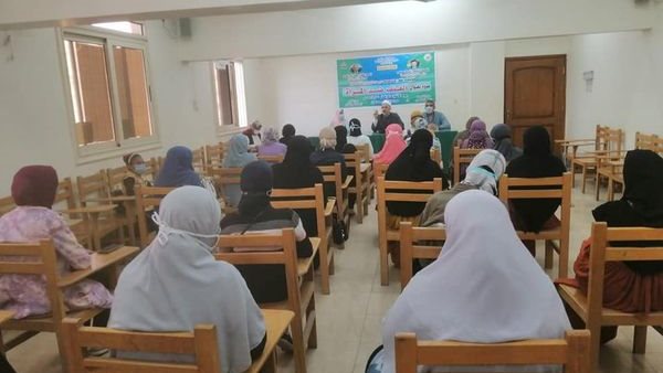 جانب من الندوة