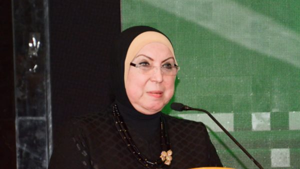 وزيرة الصناعة 