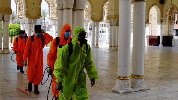 جانب من عمليات التعقيم