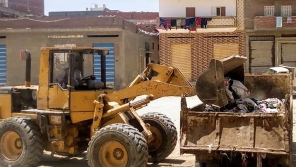 جانب من اعمال رفع