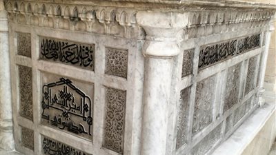 قبر أمير الشعراء أحمد بك شوقى    