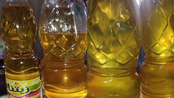 عاجل| لونه متغير ورائحته نفاذة ولزج.. غضب فى الغربية بسبب زيت التموين والأهالى يطالبون بتدخل فورى 