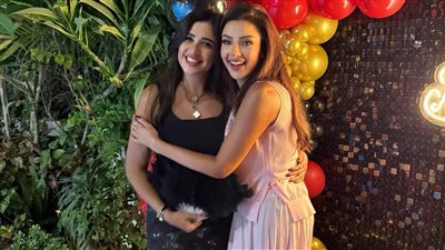 رضوى الشربيني وياسمين عبد العزيز     