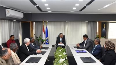 وفد إتحاد الجمعيات الأصولية يهنئ محافظ أسوان