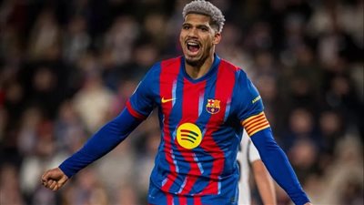 رونالد أراوخو مدافع برشلونة