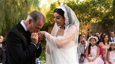 النجمة أروى جودة وزوجها    