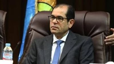  الدكتور يوسف عامر    