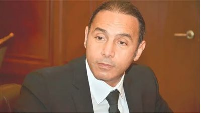  الدكتور إسلام عزام رئيس البورصة المصرية،