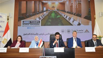 جانب من لقاء رئيس جامعة بنها