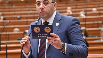 الدكتور أحمد العطيفي