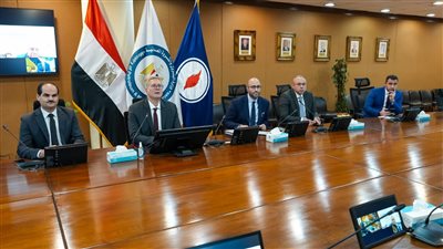 وزير البترول يتابع مع شيفرون