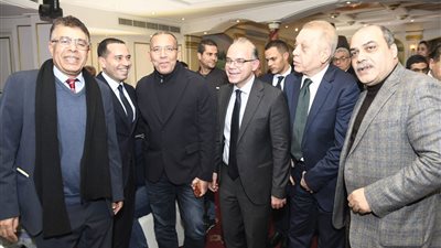 وزير الاستثمار ومحمد الباز وخالد صلاح ومحمد زكي     