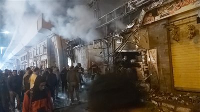 حريق داخل 3 محال تجارية