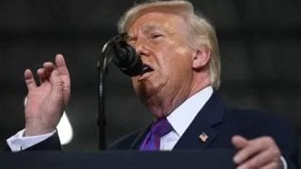  الرئيس دونالد ترامب    