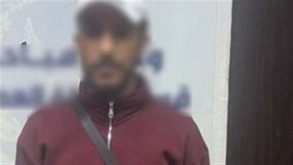 ضبط صاحب محل أحذية لتعديه على سيدة وإتلاف إطار سيارتها بالجيزة 