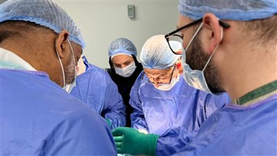 استقدام خبراء دوليين في الصحة 