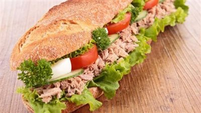 ساندويتش التونة بالخضار