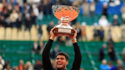 ألكاراز وسينر يواصلان التألق في بطولة مونتي كارلو للتنس