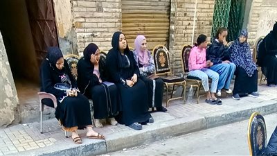 الأهالي والجيران