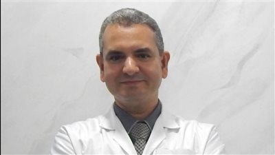 الدكتور هيثم نصر استشاري جراحة الانف والأذن 