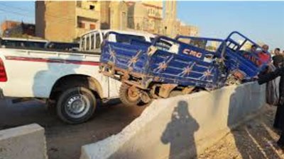 حادث تصادم سيارة وتروسيكل