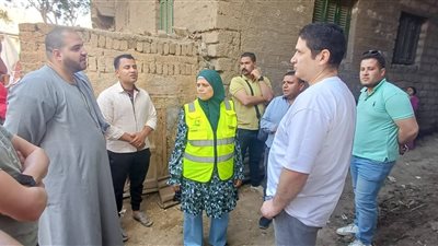 رئيس مياة بني سويف أثناء جولة تفقدية لمشروعات حياة كريمة 