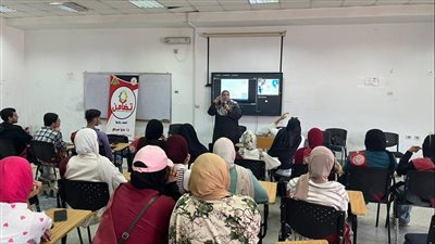 جانب من الندوة 