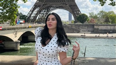  الفنانة والإعلامية سارة نخلة     